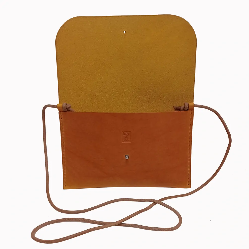 Kožené psaníčko Pia hořčicové