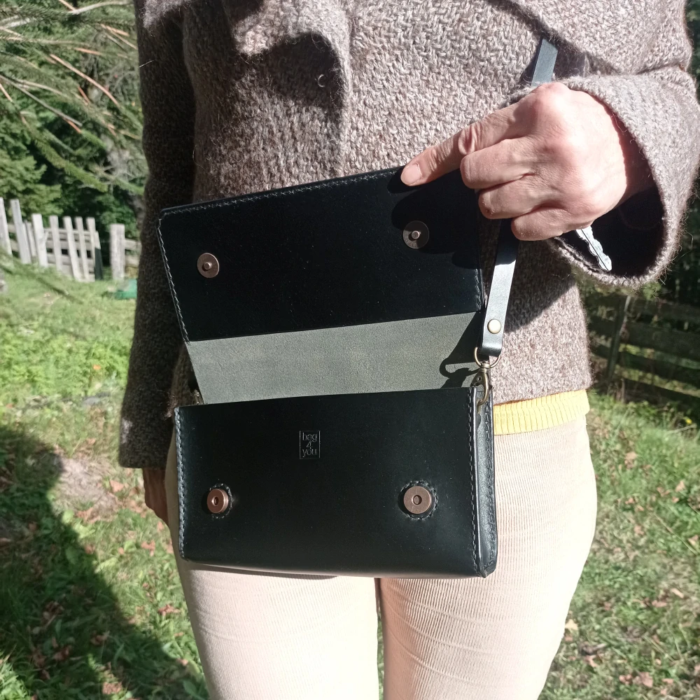 Kožené psaníčko Ebba černé