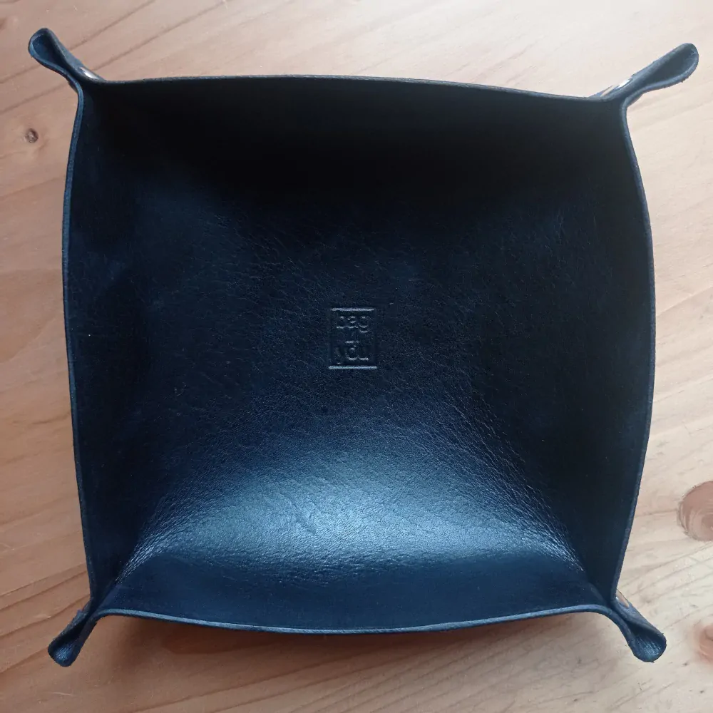 Kožená miska - černá