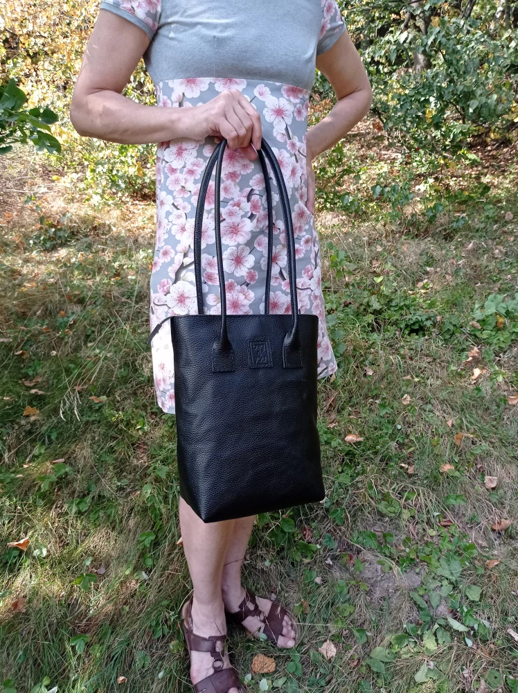 Kožená kabelka Birgit - Dollaro černá