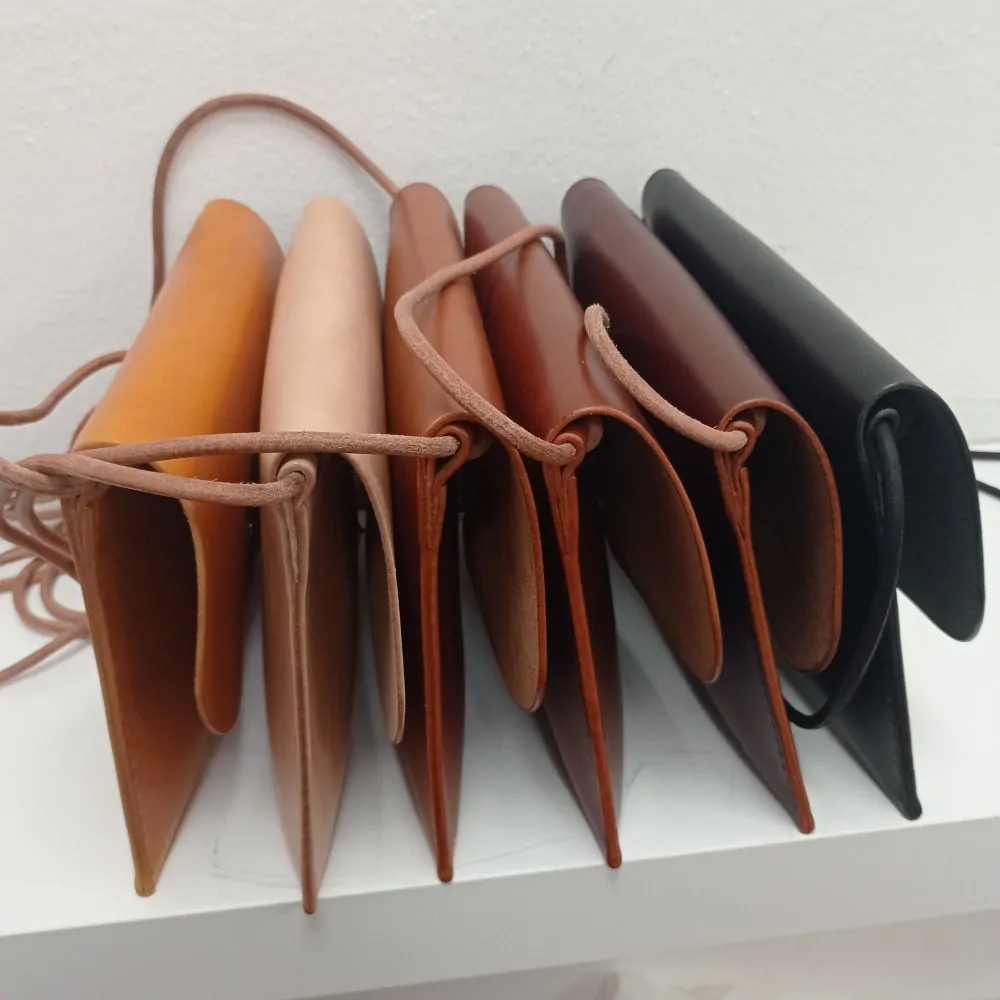 Kožené psaníčko Pia hořčicové