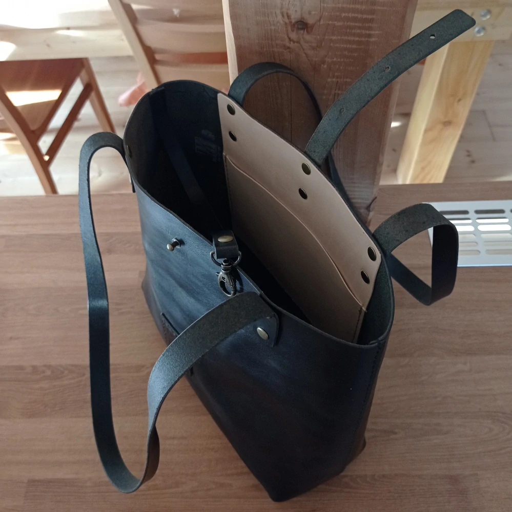 Kožená kabelka Freya černá