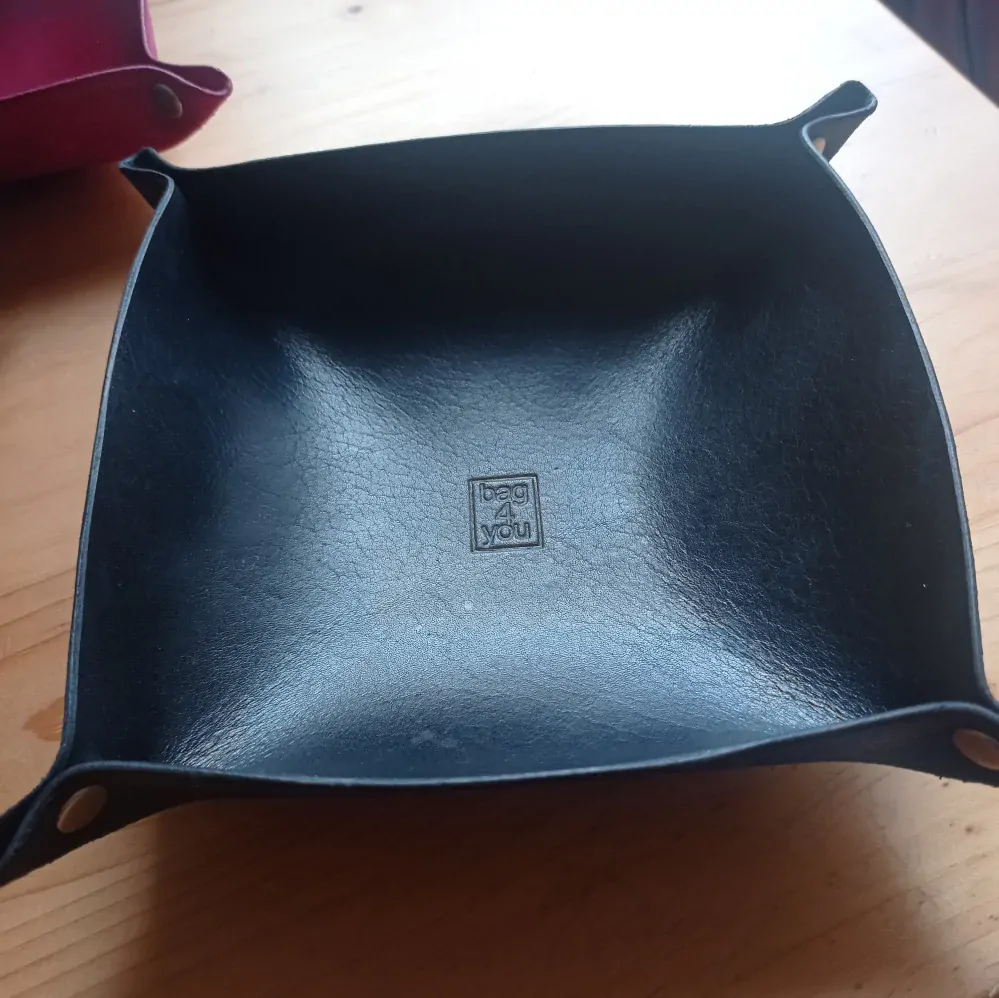 Kožená miska - černá