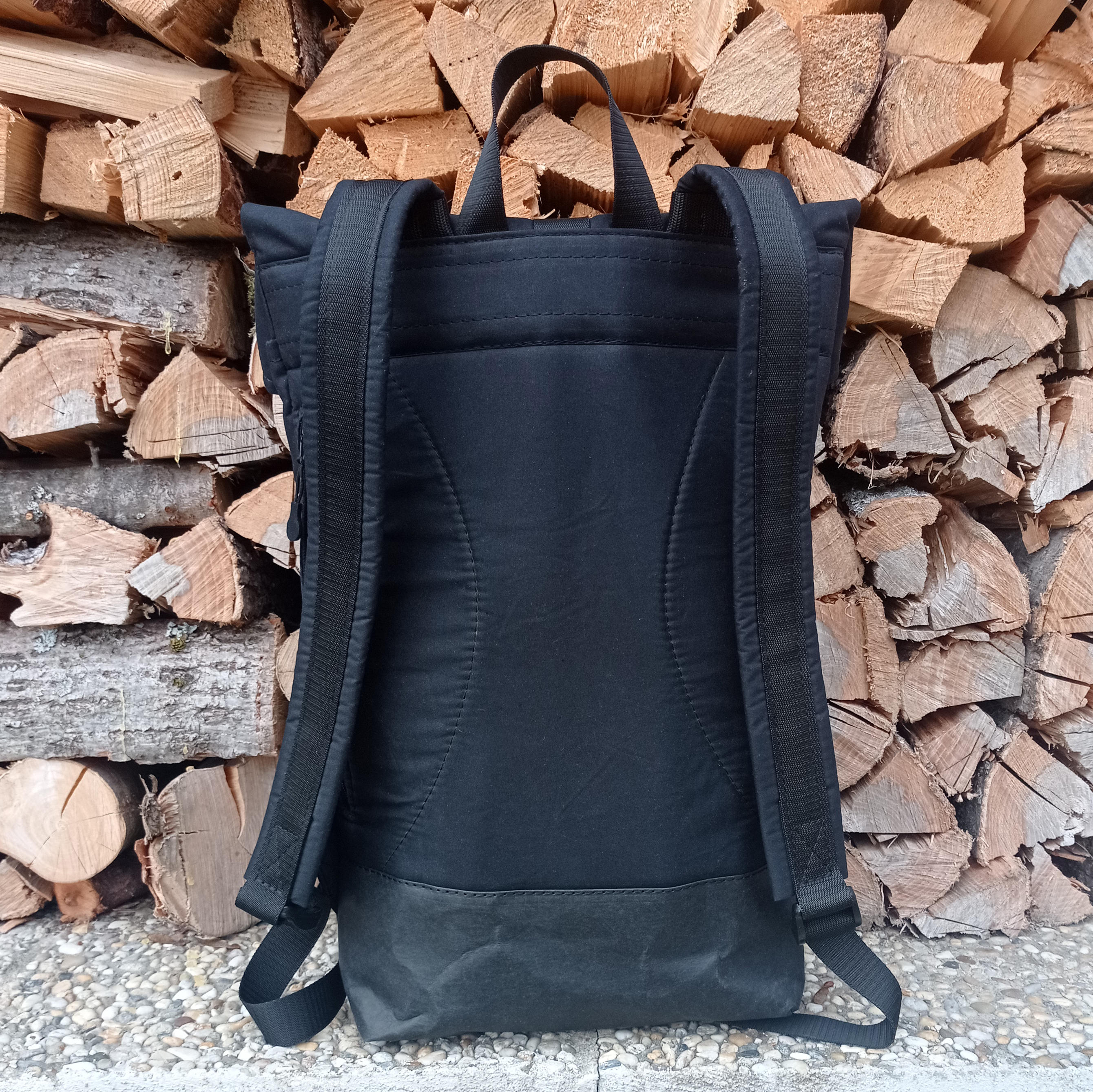 Batoh WAXED CANVAS 03