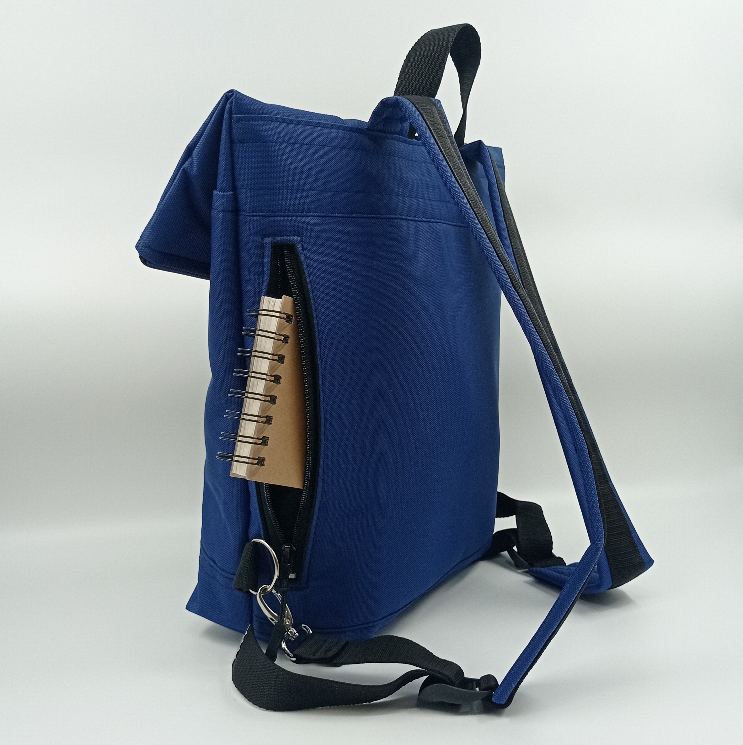 Batoh MAIA 09 se zádovou kapsou