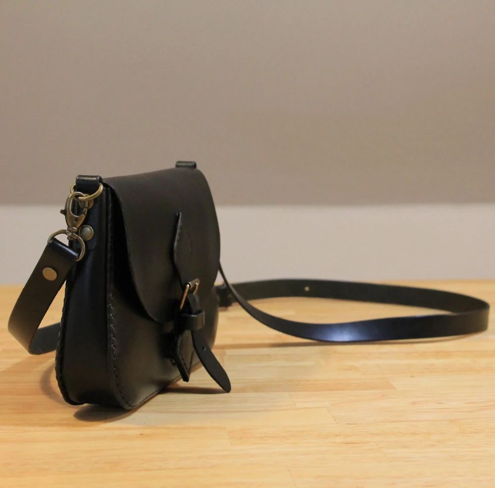 Kožená kabelka Kiara M černá