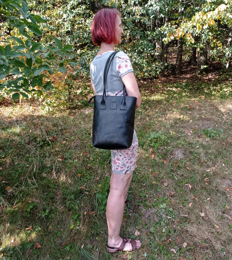 Kožená kabelka Birgit - Dollaro černá