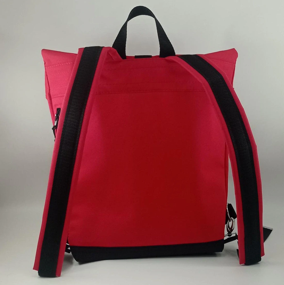 Batoh Maia 10 se zádovou kapsou