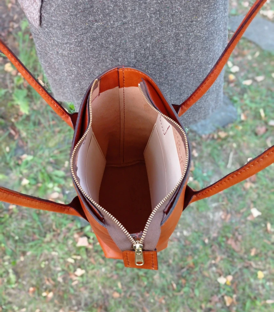 Kožená kabelka Birgit - tamponovaná sv. hnědá