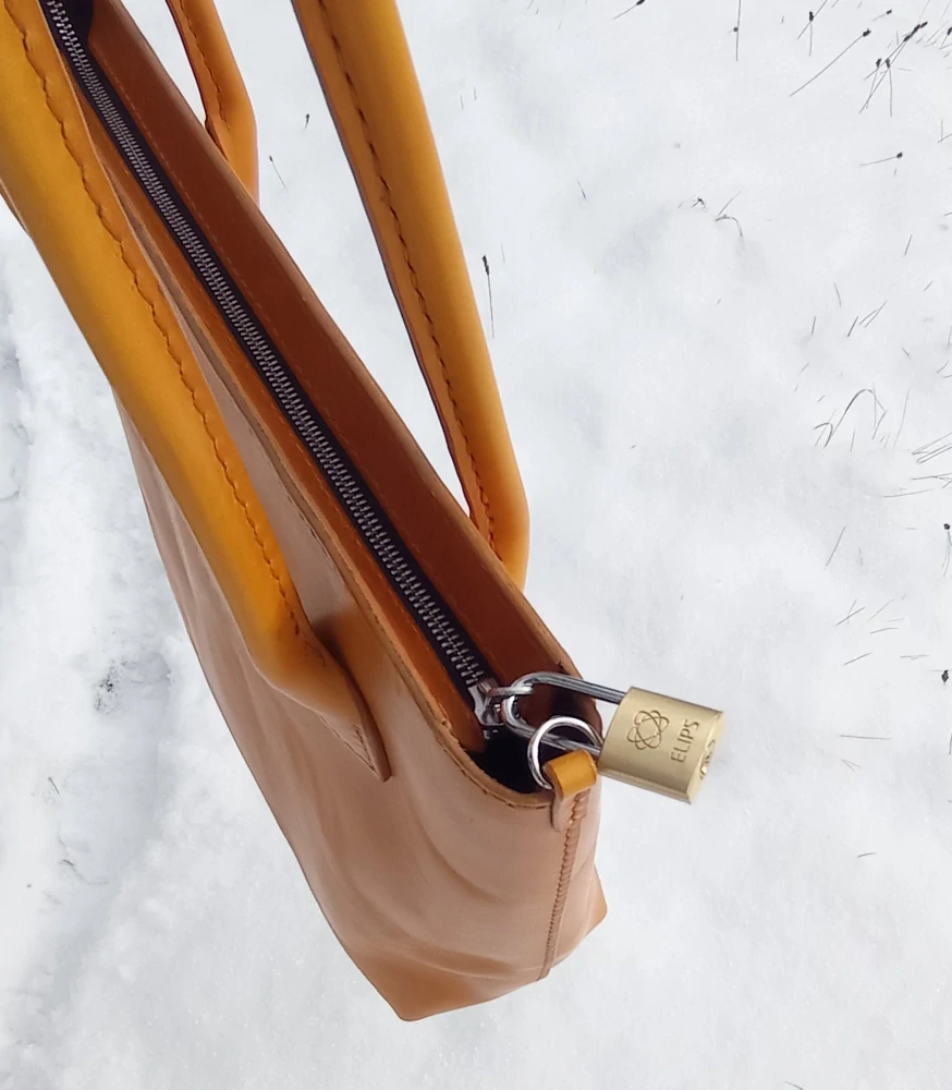 Kožená kabelka Birgit V hořčicová