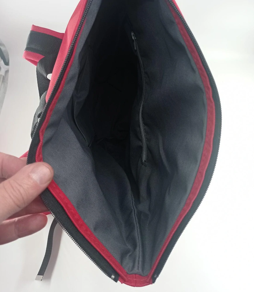 Batoh Maia 10 se zádovou kapsou