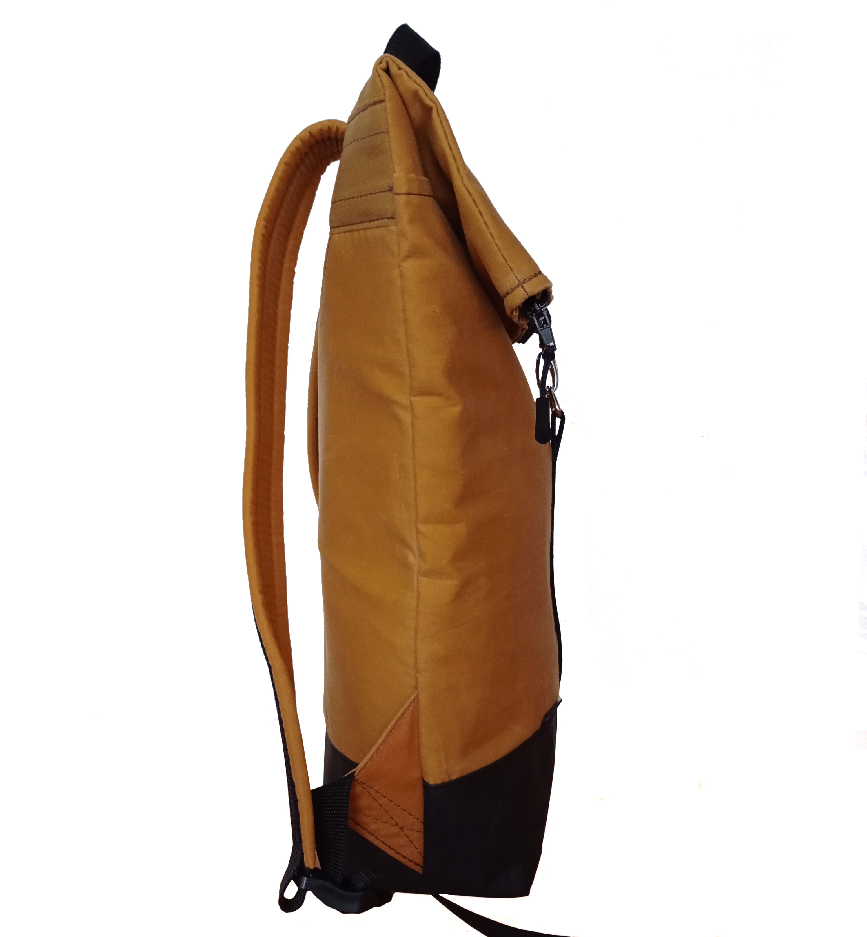 Batoh WAXED CANVAS 02 