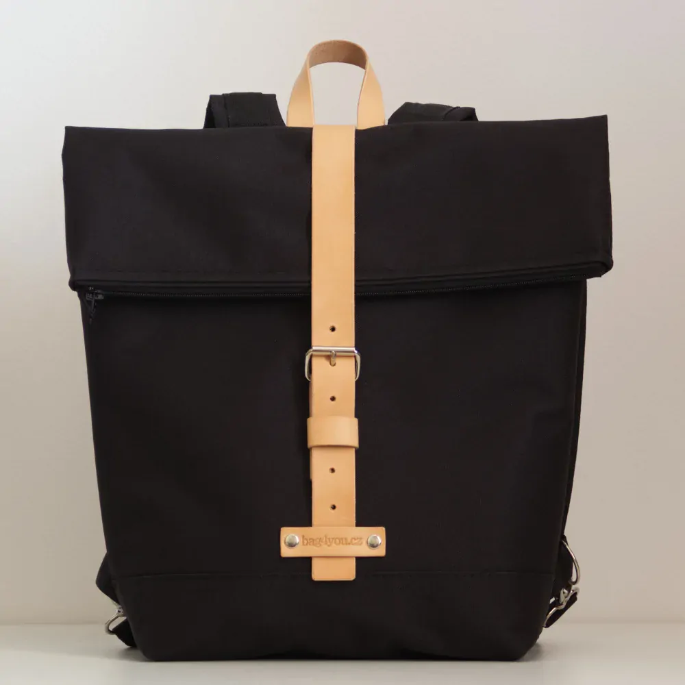 Batoh MAIA 07 se zádovou kapsou