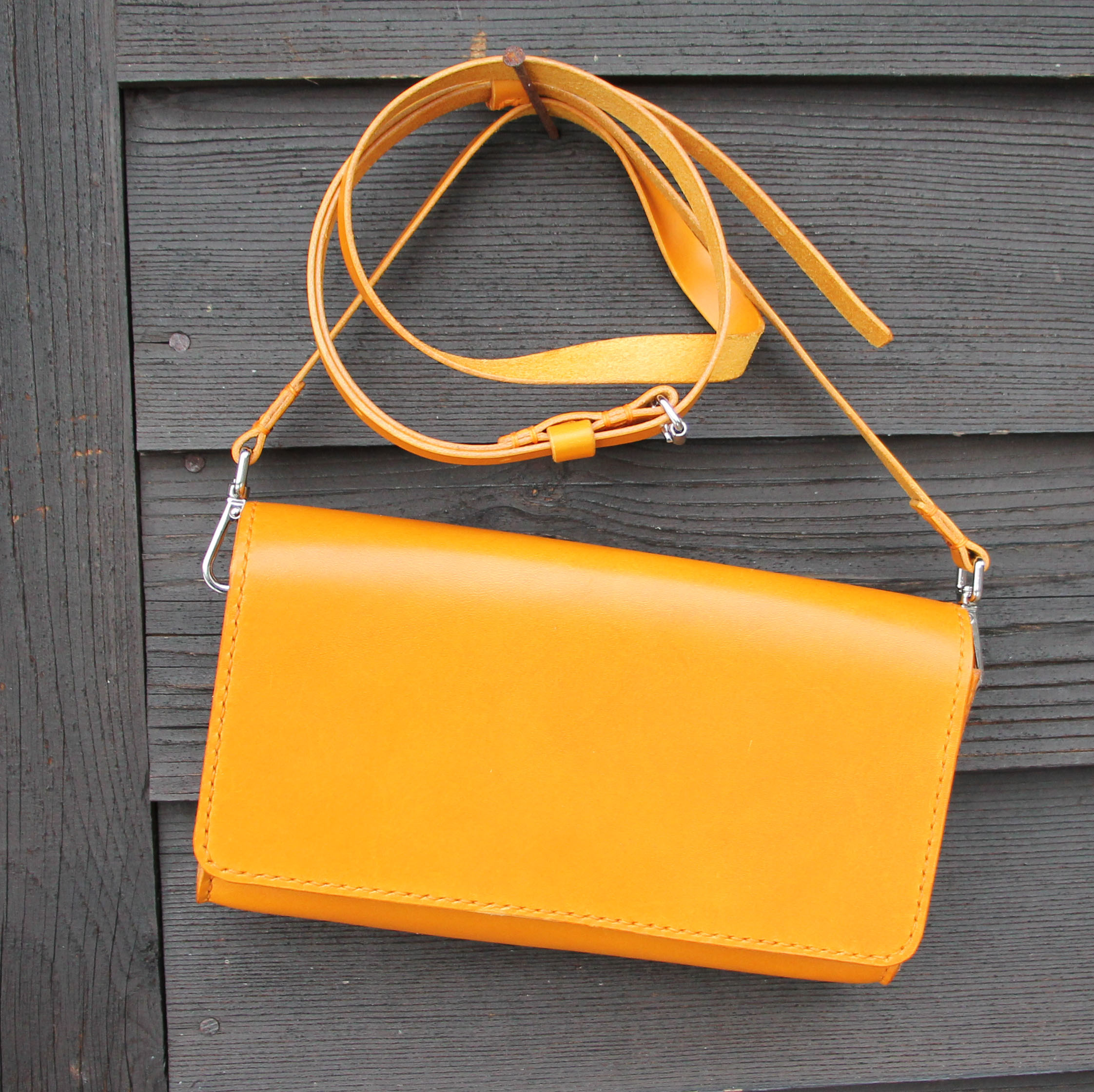 Kožené psaníčko Ebba hořčicové