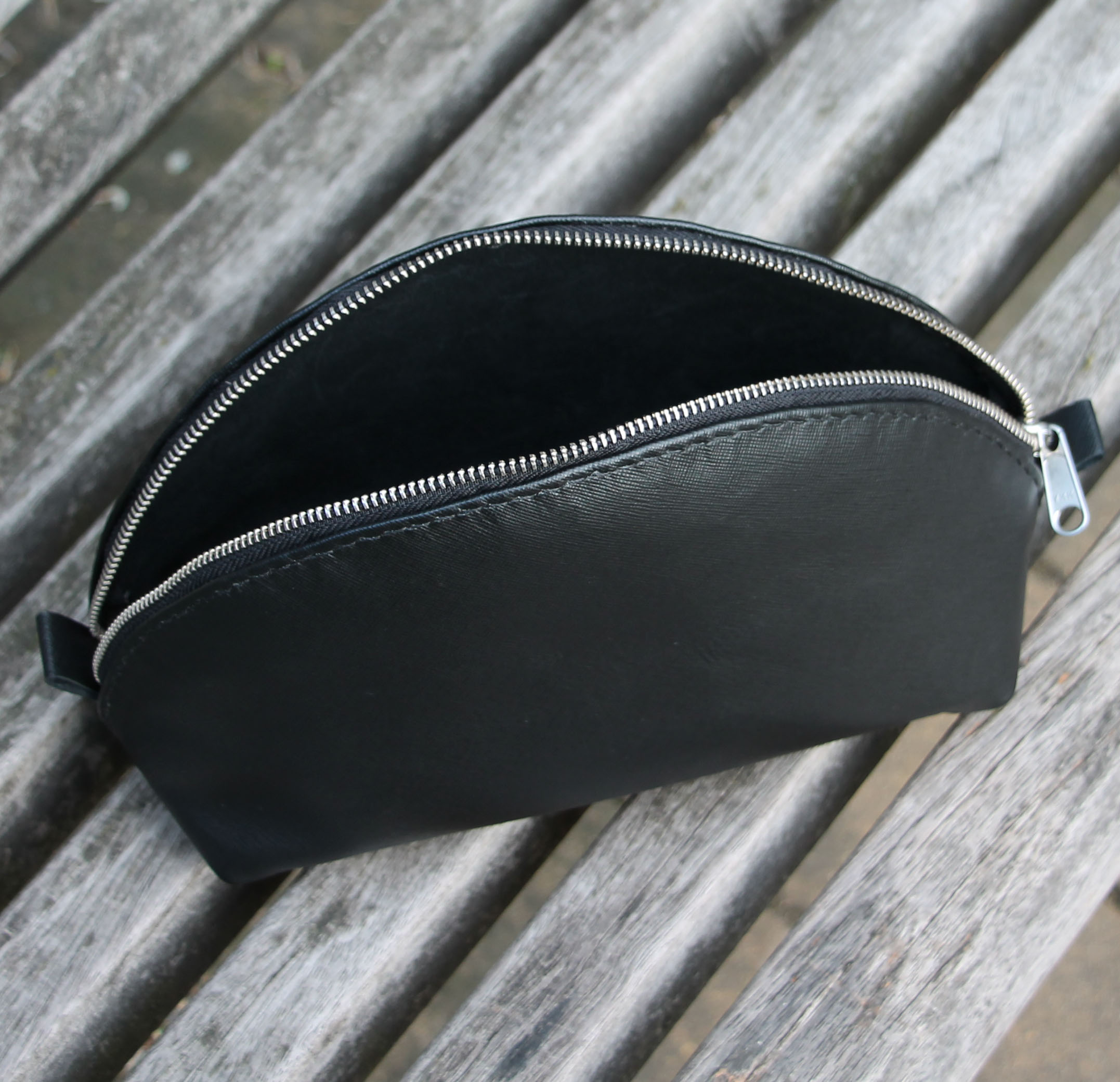 Kožená kosmetická taštička SANNA 01