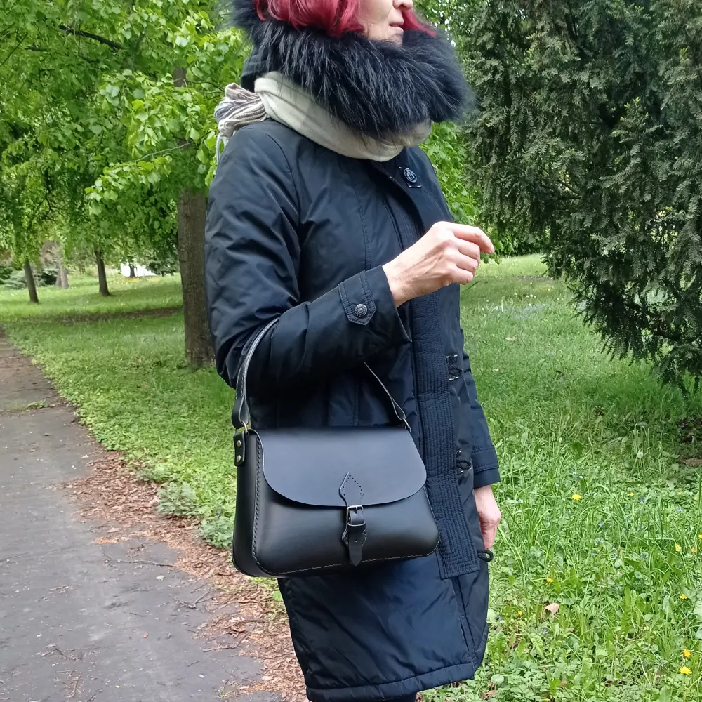 Kožená kabelka Kiara L do ruky černá