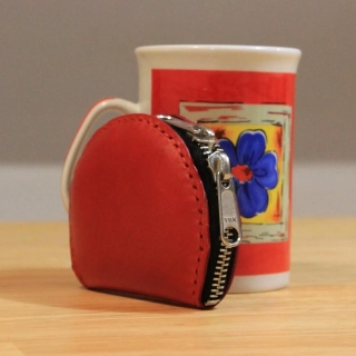 Kožená peněženka kulatá červená