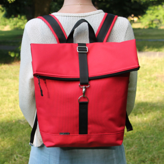 Batoh MAIA 06 se zádovou kapsou