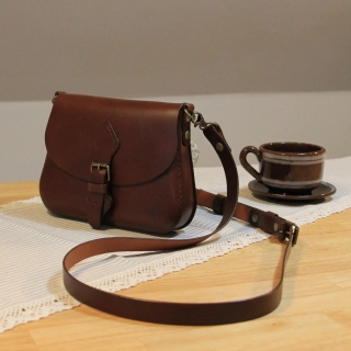 Kožená kabelka Kiara M hnědá